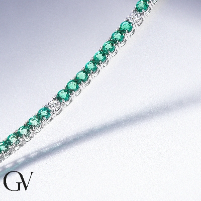 Bracciale Tennis in oro Bianco 18k con Smeraldi e Diamanti da 0,10 ct