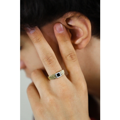 White and yellow gold 18k ring with a black zircon