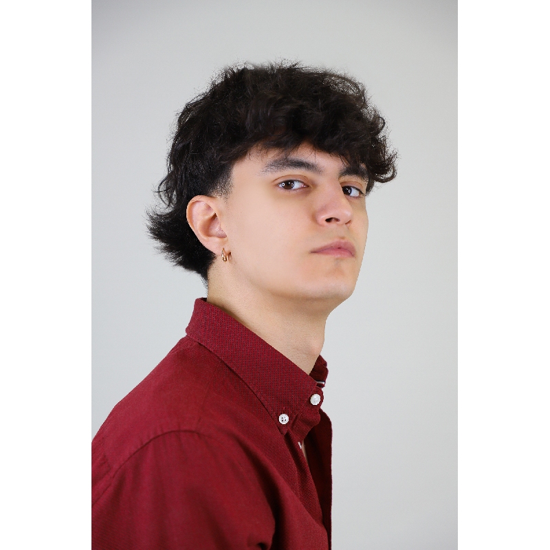 Orecchini a cerchio in oro giallo 18k, diametro circa 1.40 cm