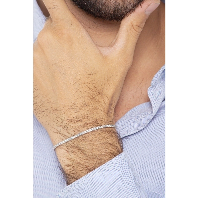 Bracciale Tennis lineare in oro Bianco 18k con diamanti. Larghezza maglia 2,40 mm