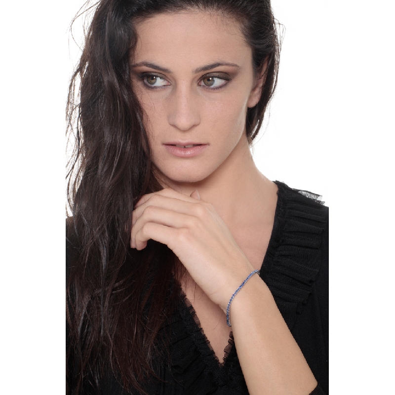 Square daw tennis bracelet with sapphires 