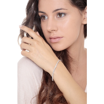 Bracciale Tennis lineare in oro Bianco 18k con Diamanti