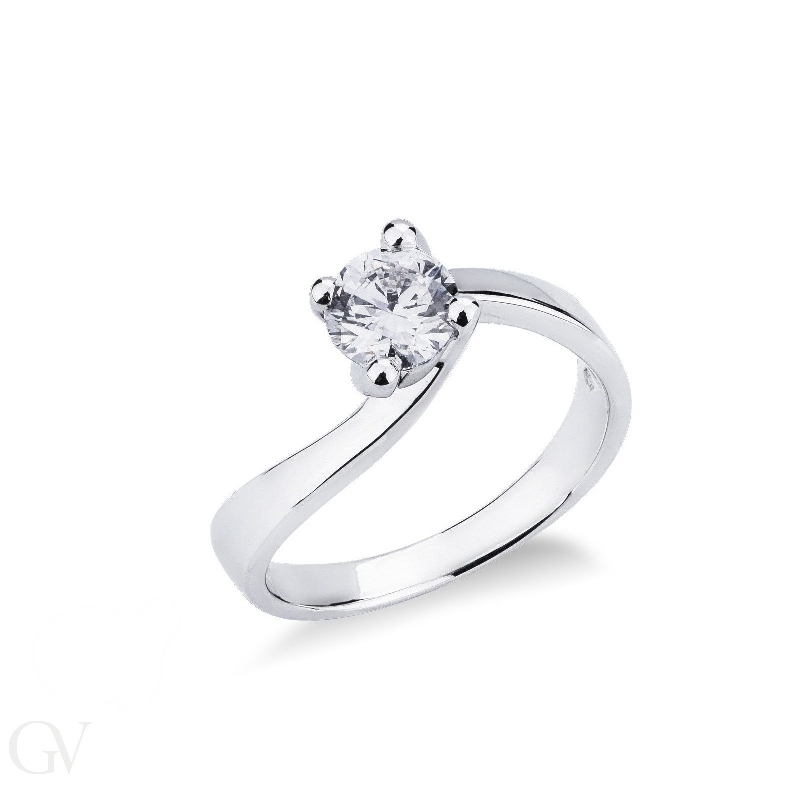 Solitario griffe a 4 punte in oro bianco 18k con Diamante 0,70 ct.