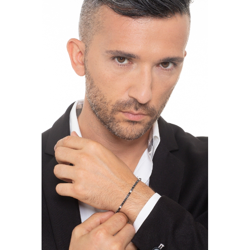 Tennis bracelet in white gold 18k with black and white diamonds