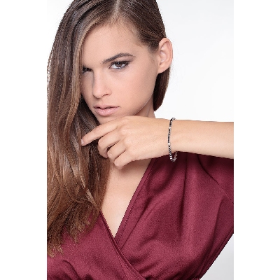 Tennis bracelet in white gold 18k with black and white diamonds