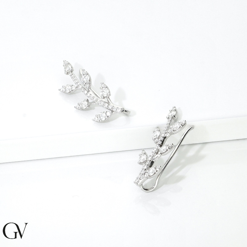 Orecchini a rametto in oro bianco 18k con diamanti