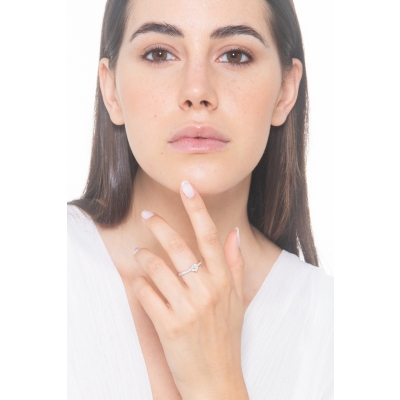 Anello con diamante taglio cuore 0.7ct GIA in oro bianco 18k