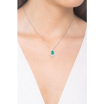 Emerald pendant with diamonds 