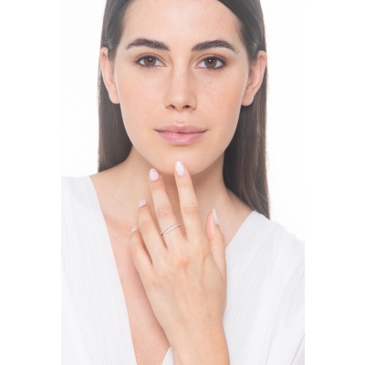 Anello design contrariè in oro bianco 18k con diamanti