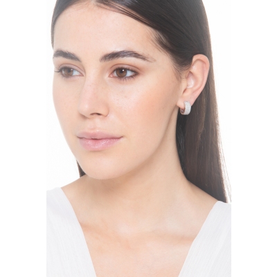 Orecchini a cerchio in oro bianco 18k con diamanti, 0,60 ct.