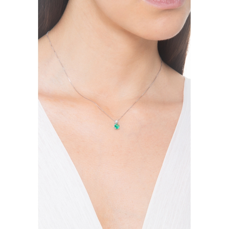 CIONDOLO PASSANTE CON SMERALDO TONDO MM5 E CASTONE CON BRILLANTE