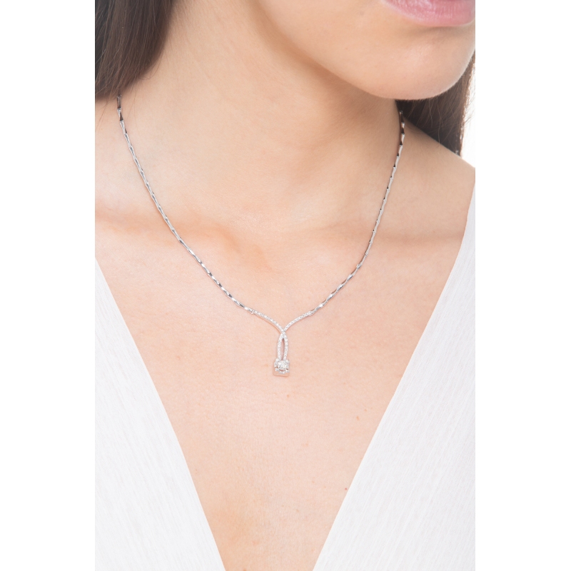 Fancy semirigid necklace with diamonds 