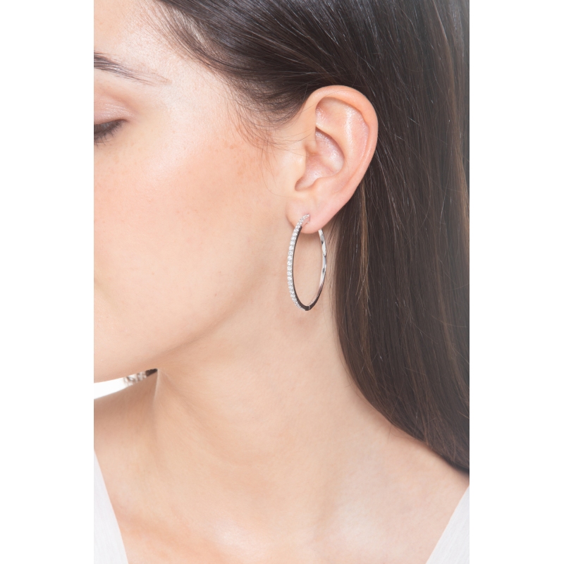 Orecchini a cerchio in oro bianco 18k con diamanti, ct. 1,05