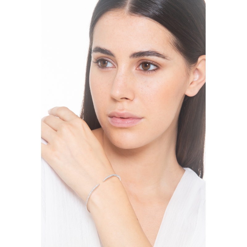 Bracciale semirigido in oro bianco 18k aperto con diamanti