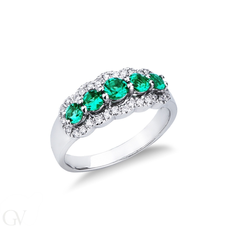 White gold 18k ring with central emeralds and diamonds 