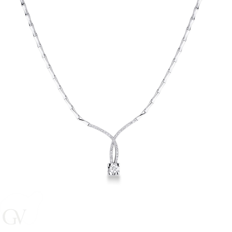 Fancy semirigid necklace with diamonds 