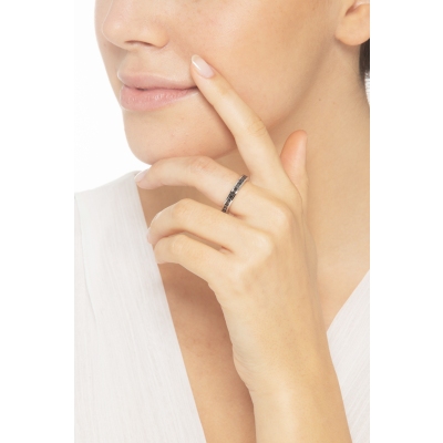 Anello eternity a binario in oro bianco 18k con diamanti neri