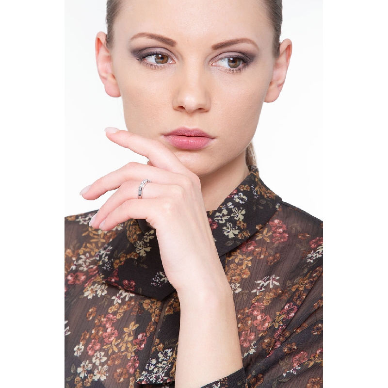 Anello Veretta a 5 pietre in Oro bianco 18k con diamanti ct. 0,65