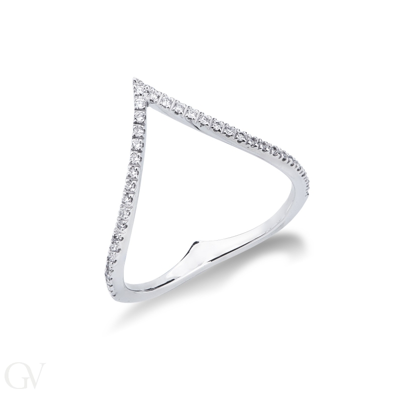 White gold 18k V shaped ring with diamonds 