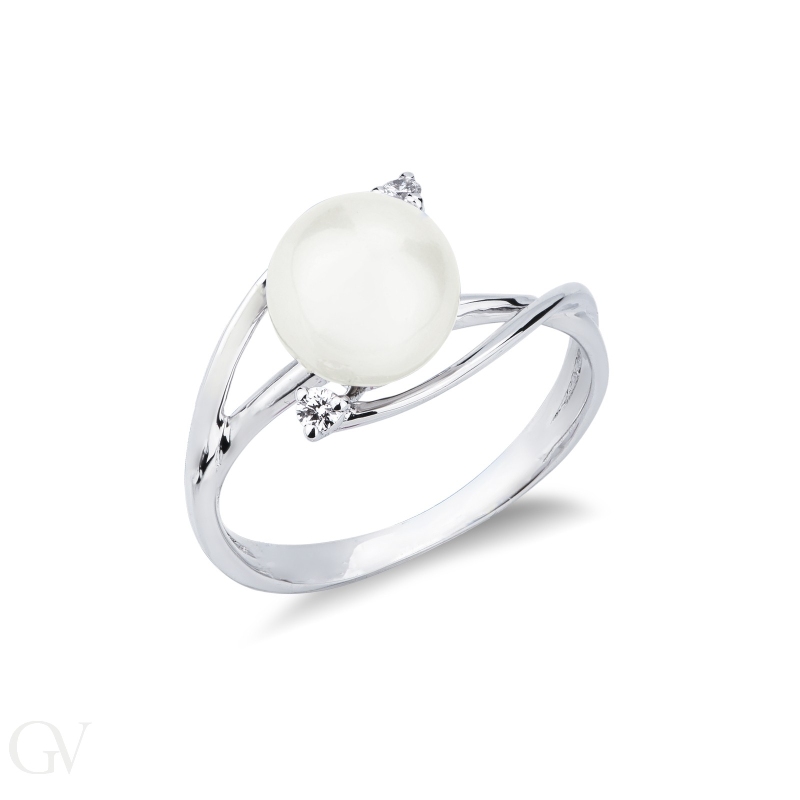 White gold 18k crossover ring with pearl and diamonds 