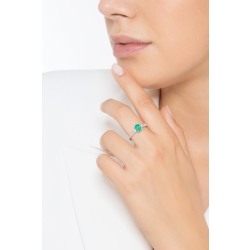 Ring 18k white gold with central emerald and diamonds  2