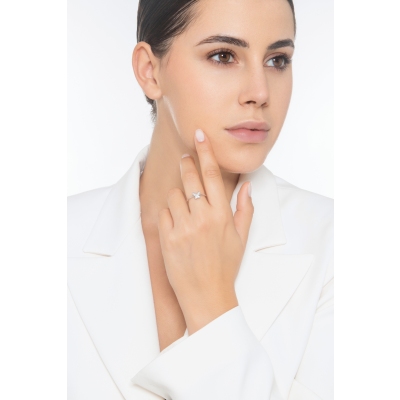 18k white gold ring with diamonds butterfly