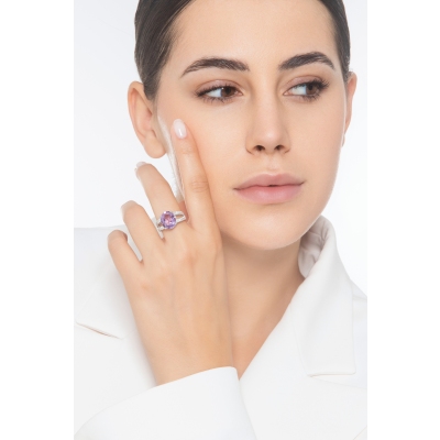 Anello a fascia in oro con ametista e brillanti