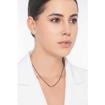 Ciondolo con lettera iniziale G stampatello in oro bianco 18k