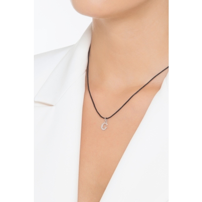 Ciondolo con lettera iniziale G stampatello in oro bianco 18k