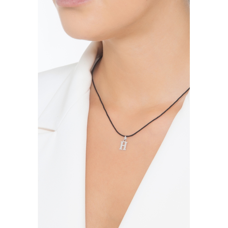 Ciondolo con lettera iniziale H stampatello in oro giallo 18k
