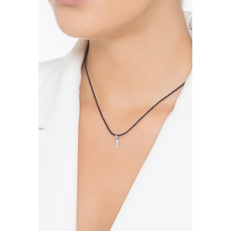 Ciondolo con lettera iniziale I stampatello in oro bianco 18k