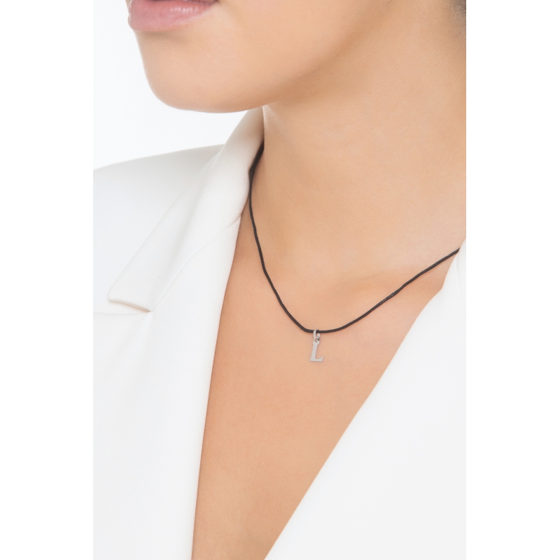 Ciondolo con lettera iniziale L stampatello in oro bianco 18k