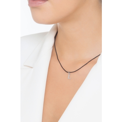 Ciondolo con lettera iniziale L stampatello in oro bianco 18k