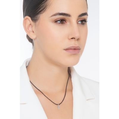 Ciondolo con lettera iniziale T stampello in oro bianco 18k