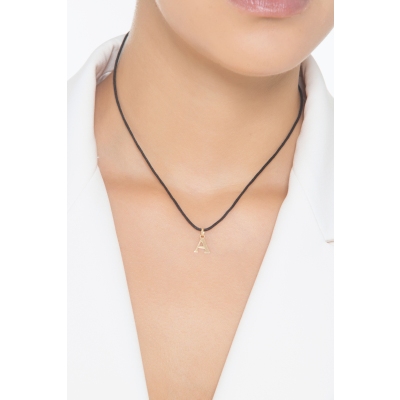 Ciondolo con lettera iniziale A stampatello in oro giallo 18k