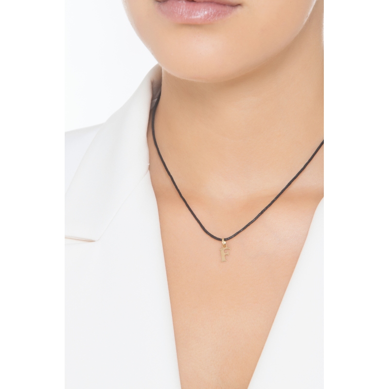 Ciondolo con lettera iniziale F stampatello in oro giallo 18k