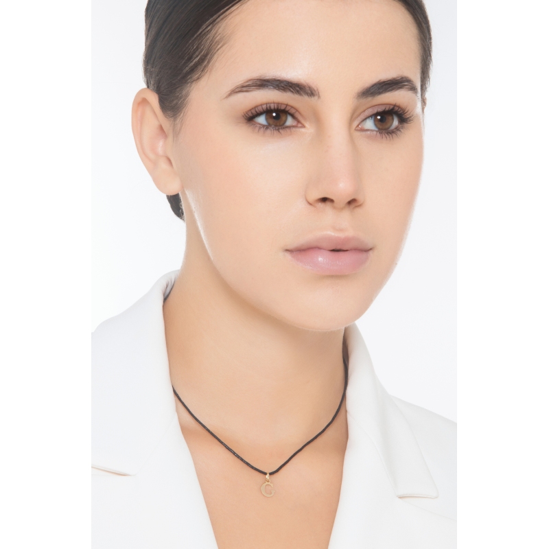 Ciondolo con lettera iniziale G stampatello in oro giallo 18k