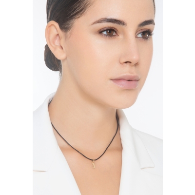 Ciondolo con lettera iniziale J stampatello in oro giallo 18k