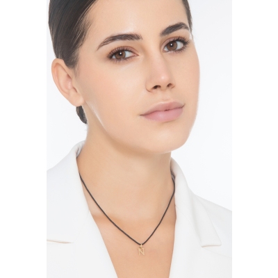 Ciondolo con lettera iniziale N stampatello in oro giallo 18k