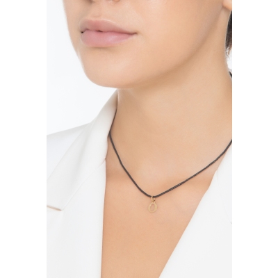 Ciondolo con lettera iniziale O stampatello in oro giallo 18k