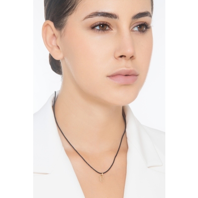 Ciondolo con lettera iniziale U stampatello in oro giallo 18k