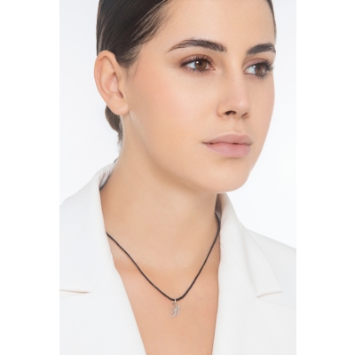 Ciondolo con lettera B corsivo in oro bianco 18k