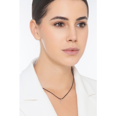 Ciondolo con lettera iniziale I corsivo in oro bianco 18k