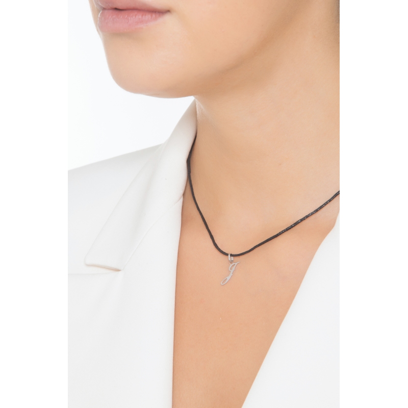 Ciondolo con lettera iniziale J corsivo in oro bianco 18k