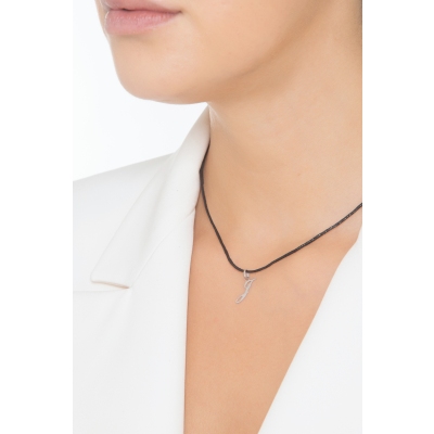 Ciondolo con lettera iniziale J corsivo in oro bianco 18k