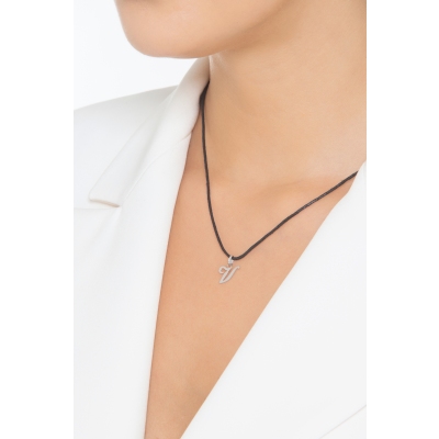 Ciondolo con lettera V in corsivo in oro bianco 18k