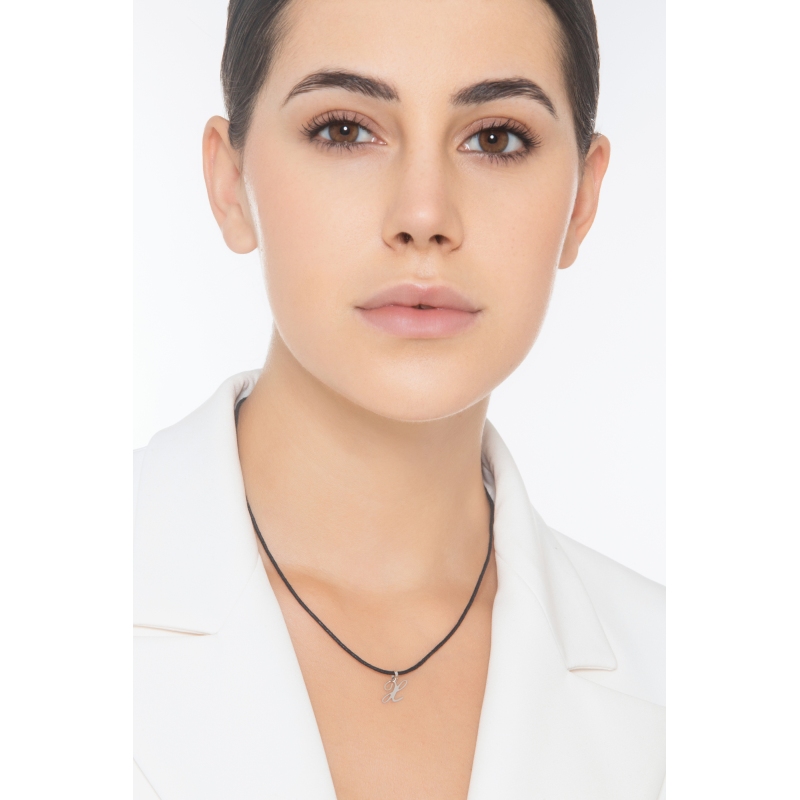 Ciondolo con lettera X in corsivo in oro bianco 18k