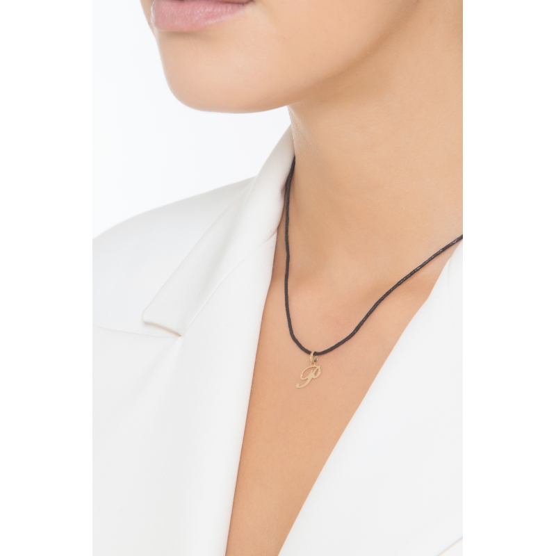 Ciondolo con lettera iniziale P corsivo in oro giallo 18k