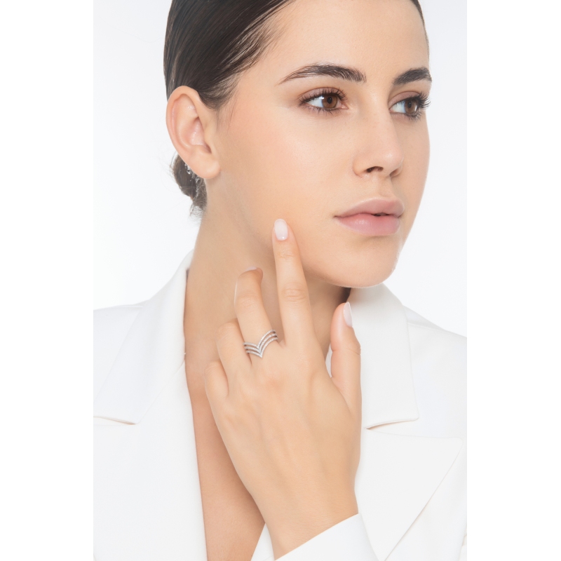 Anello a 3 file convergenti in oro bianco 18k con diamanti