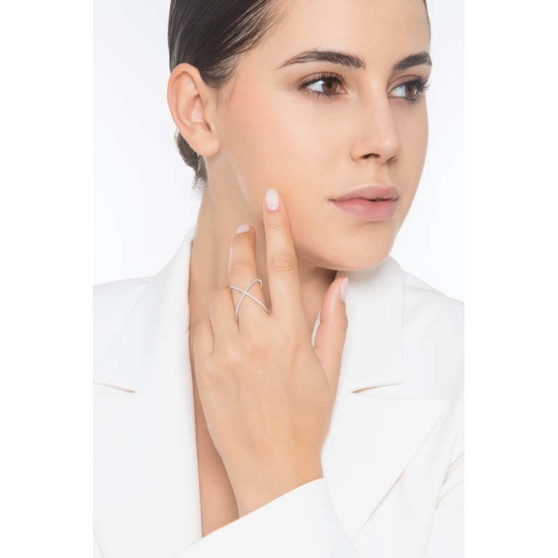 Criss cross white gold 18k with diamonds 